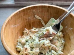 High Protein Hähnchen Tzatziki Salat
