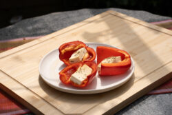 Paprika Feta Schiffchen vom Grill