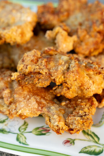Knuspriges Karaage aus dem Airfryer auf einem Teller